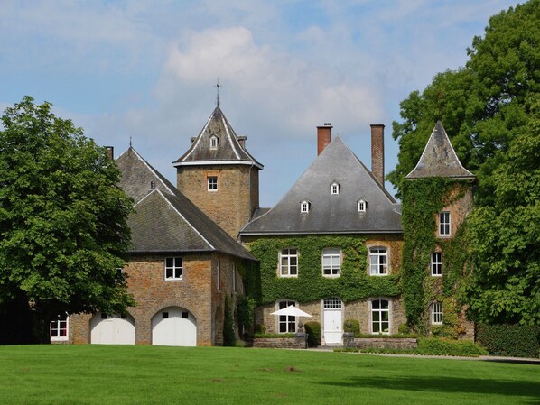 Holiday Home Exterior [summer]