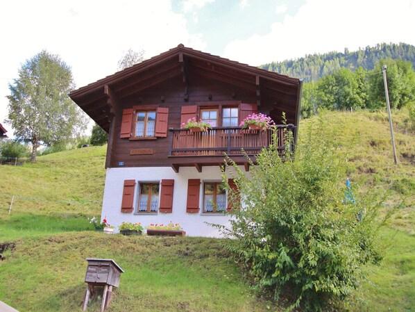 Außenseite Ferienhaus [Sommer]