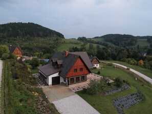 Stugans exteriör [sommar]