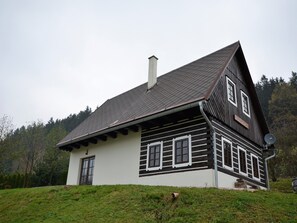 Stugans exteriör [sommar]