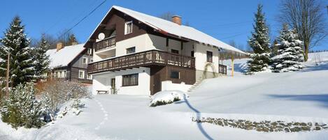 Extérieur maison de vacances [hiver]