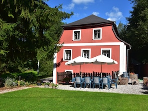 Außenseite Ferienhaus [Sommer]