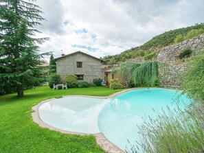 Piscina casa vacanze
