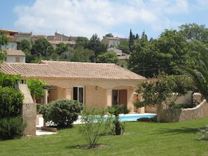 Extérieur maison de vacances [été]