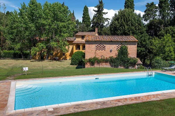 Holiday Home Swimming Pool