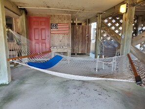 Hammock - Lounge area under the house.
