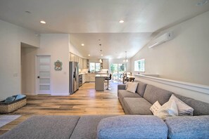 Living Room | Free WiFi