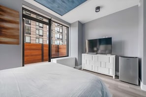 307 Studio Queen w Balcony - Mott Haven - NYC