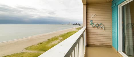 Corpus Christi Vacation Rental | 1BR | 1BA | 418 Sq Ft | Access Via Elevator