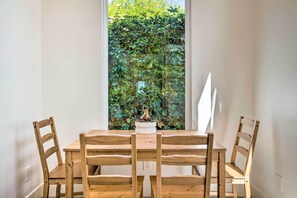 Dining Area | Dishware Provided