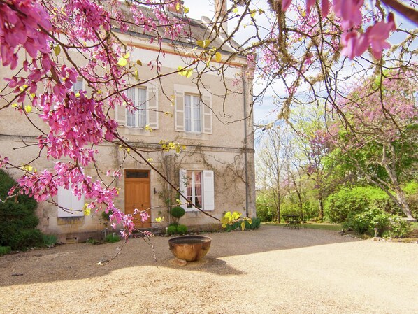 Außenseite Ferienhaus [Sommer]