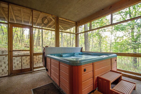 6-person hot tub in screened porch