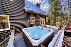 "Jacuzzi was crystal clear water. Kitchen had everything you could need." -James