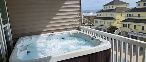 Top Floor Private Hot Tub.