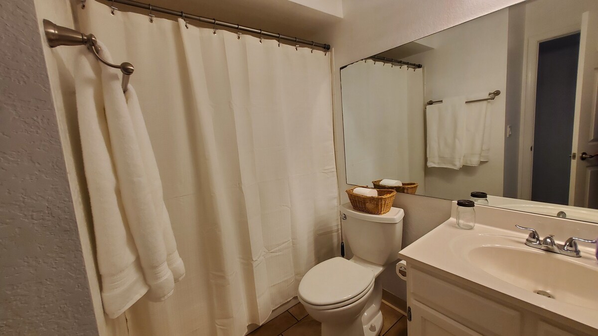 Slice of Paradise – Private Heated pool included!