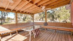 Great covered deck with lots of seating!