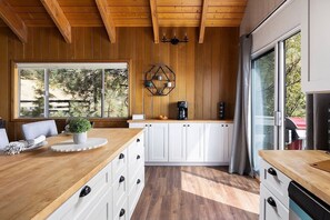 A taste of mountain living. This kitchen is the heart of your Lake Arrowhead adventure. 🌲 Soaking up the views!