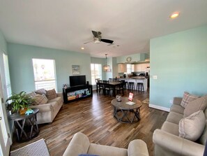 Open floor plan with plenty of seating for everyone