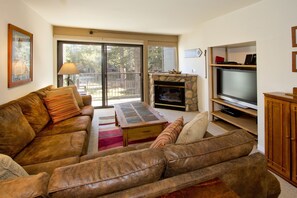 Couch, Furniture, Living Room, Indoors, Room