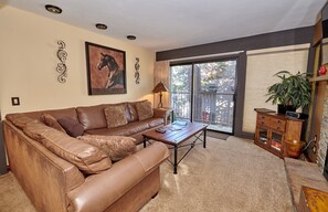 Living Room, Room, Indoors, Furniture, Couch