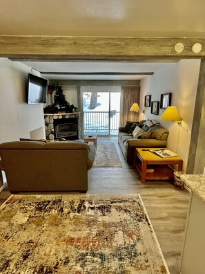 Home Decor, Indoors, Living Room, Furniture, Rug