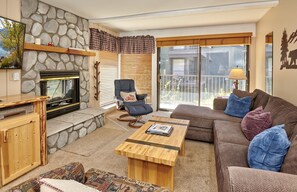 Living Room, Indoors, Room, Couch, Furniture