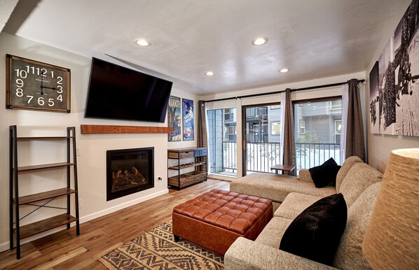 Indoors, Flooring, Living Room, Room, Hardwood