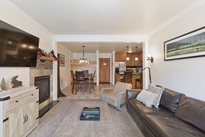 Furniture, Indoors, Living Room, Couch, Screen
