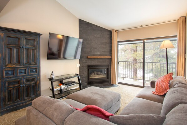 Living Room, Room, Indoors, Couch, Furniture