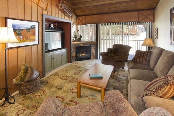Living Room, Indoors, Room, Couch, Furniture