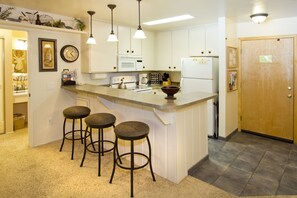 Furniture, Kitchen Island, Indoors, Room, Flooring