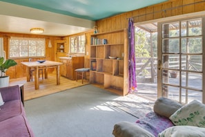 Living Space | Free WiFi | Portable Electric Heater