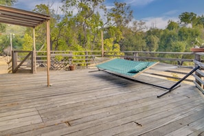 Spacious Deck | Outdoor Stairs Required