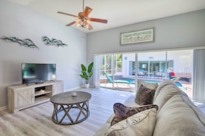 Family Room | Single Story | Smart TV | Access to Lanai/Pool Area | Ceiling Fan