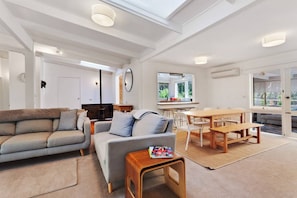 Spacious Livingroom and Dining Area