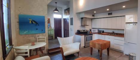 WOW is what you’ll say when you walk into this 1 bedroom apartment. VRBO/Airbnb