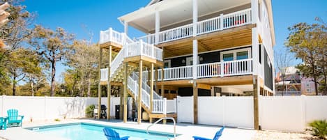 Exterior - Back / Pool