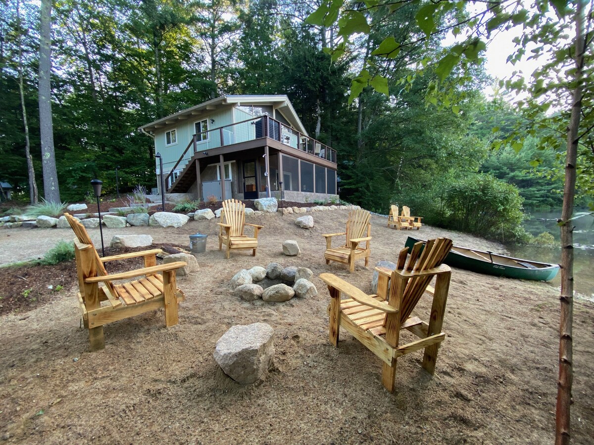 White Mts Waterfront Chalet w/ Private Beach