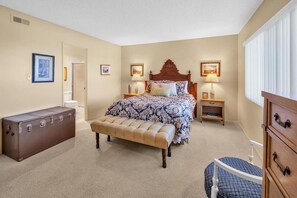 Master Bedroom (Queen Bed) with Ensuite Bathroom