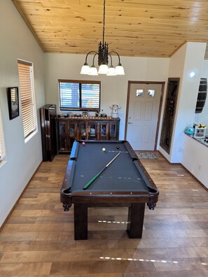 Championship pool table