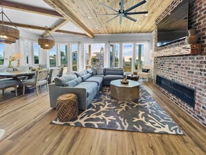 Summerwind | Main Living Area | 2nd Floor