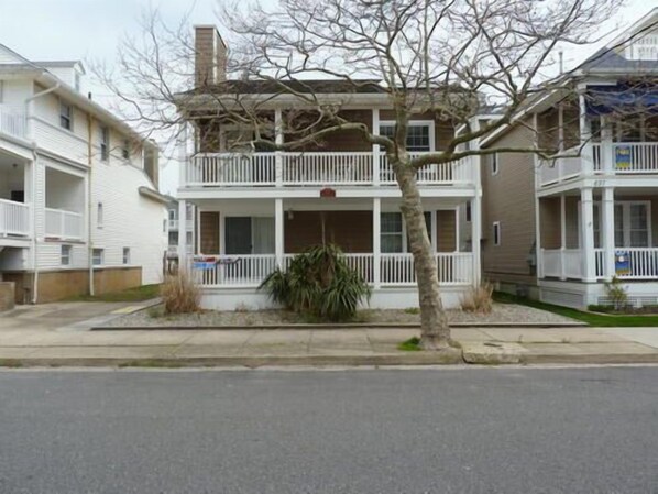 835 Brighton Pl. 1st Floor