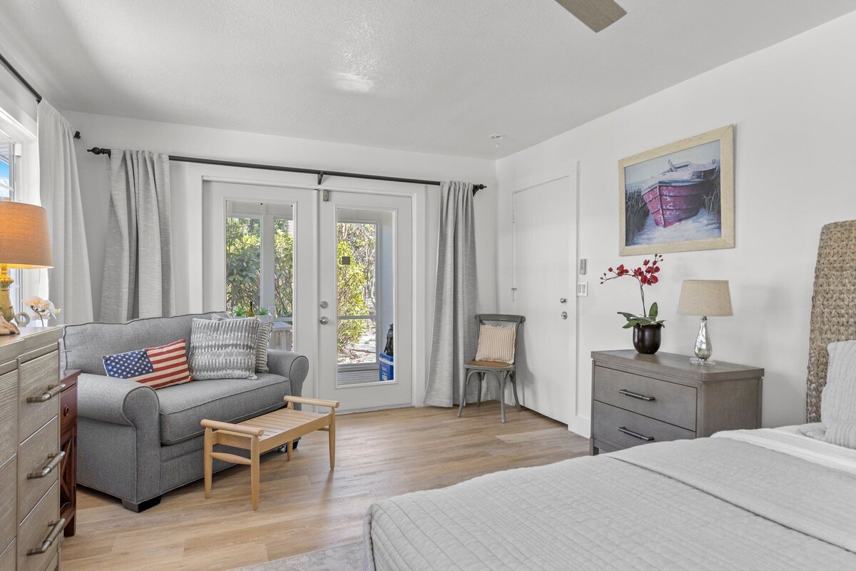 Historic Captiva PO Cottage Garden Suite Steps to Beach Casual Lux Décor – Jensen’s “On the Gulf” 7
