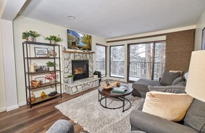 Furniture, Table, Living Room, Indoors, Room
