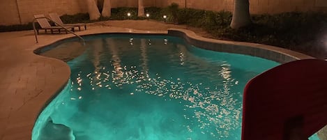 The pool is so pretty at night!

