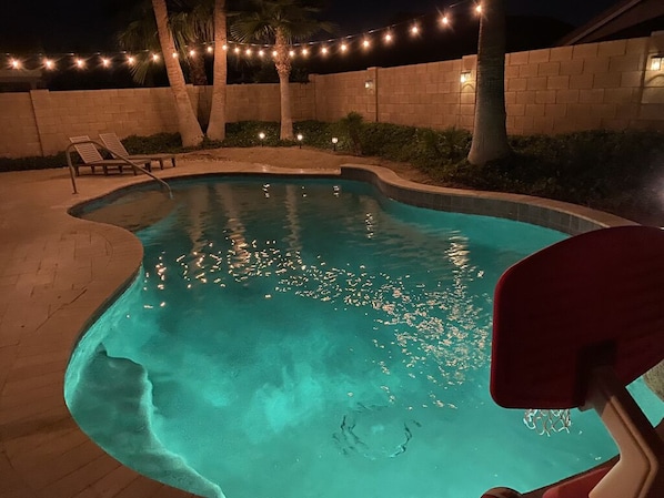 The pool is so pretty at night!