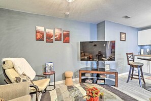 Living Room | Smart TV