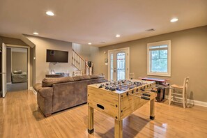 Game Room | Basement | Smart TV | Roku TV | 2,722 Sq Ft