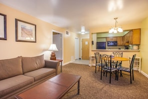 Your home away from home, comfort and necessities provided!
Exact unit will be assigned upon arrival. Views, colors and decor may vary.