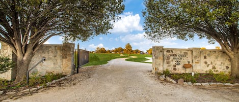Gated entry to Cross Creek Ranch and Retreat!  Welcome home!